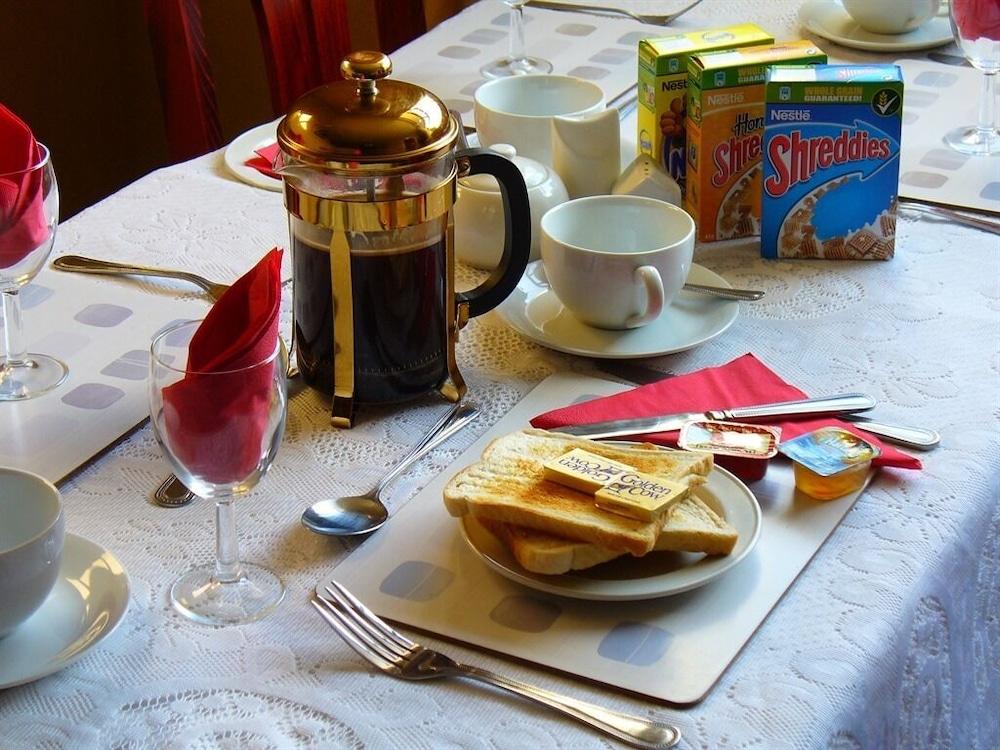 Causeway Tavern Bed & Breakfast Bushmills Dış mekan fotoğraf