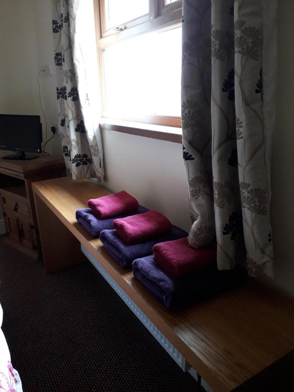 Causeway Tavern Bed & Breakfast Bushmills Dış mekan fotoğraf