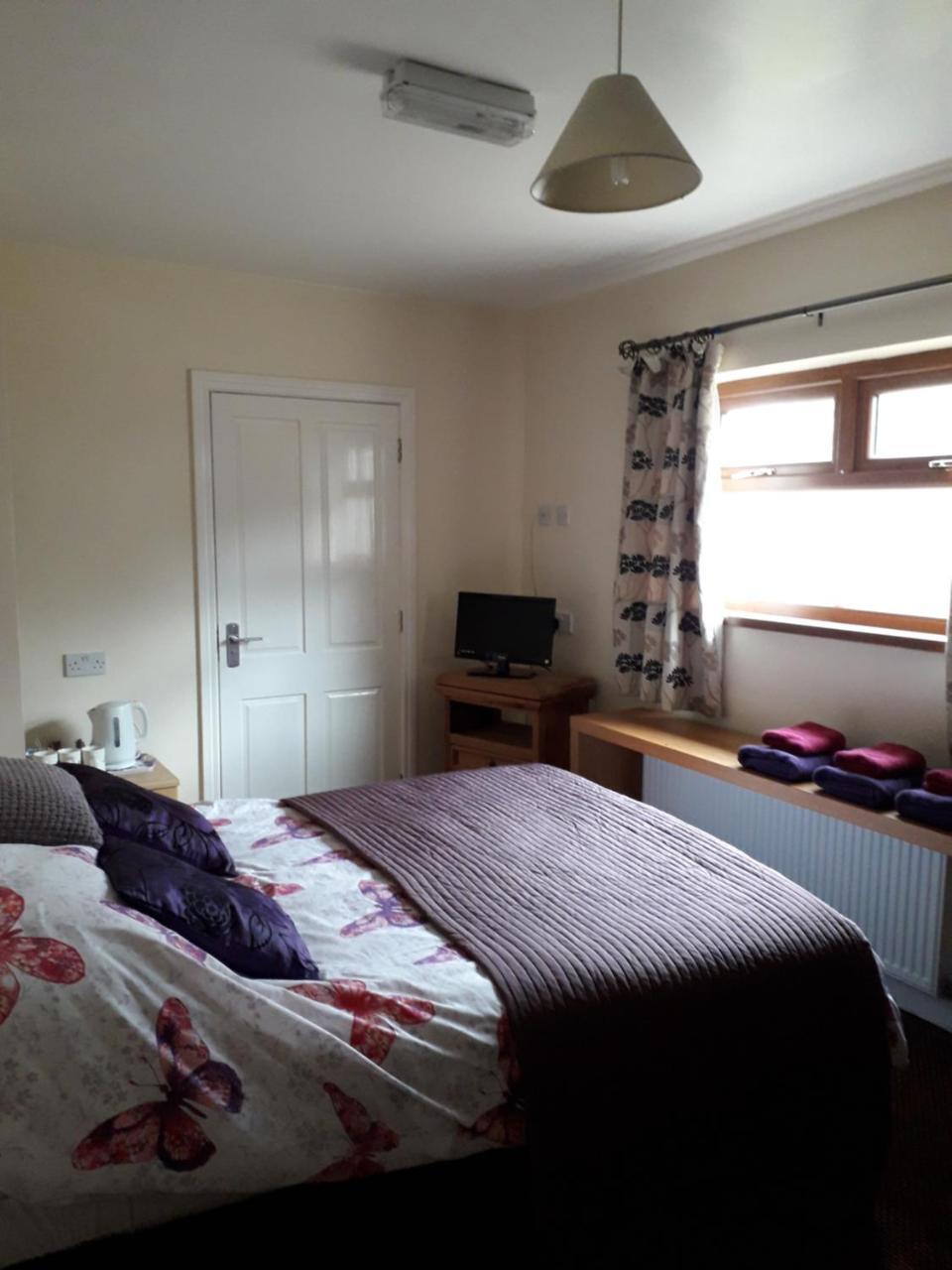 Causeway Tavern Bed & Breakfast Bushmills Dış mekan fotoğraf